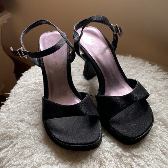 Spring chunky heeled shoes / heels in black? - Picture 2 of 7
